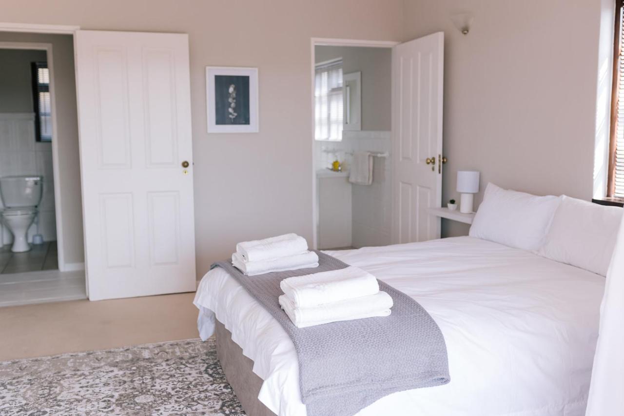 Nahoon Beach Villas Self Catering Apartments Іст-Лондон Екстер'єр фото