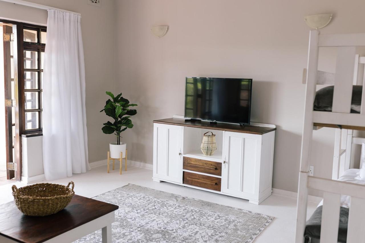 Nahoon Beach Villas Self Catering Apartments Іст-Лондон Екстер'єр фото
