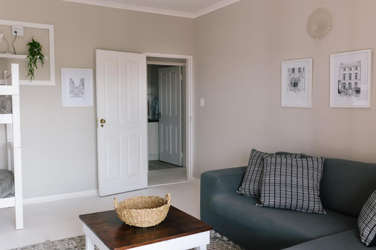 Nahoon Beach Villas Self Catering Apartments Іст-Лондон Екстер'єр фото