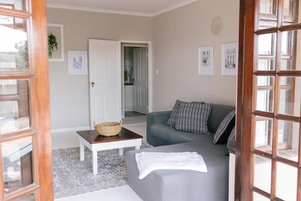 Nahoon Beach Villas Self Catering Apartments Іст-Лондон Екстер'єр фото