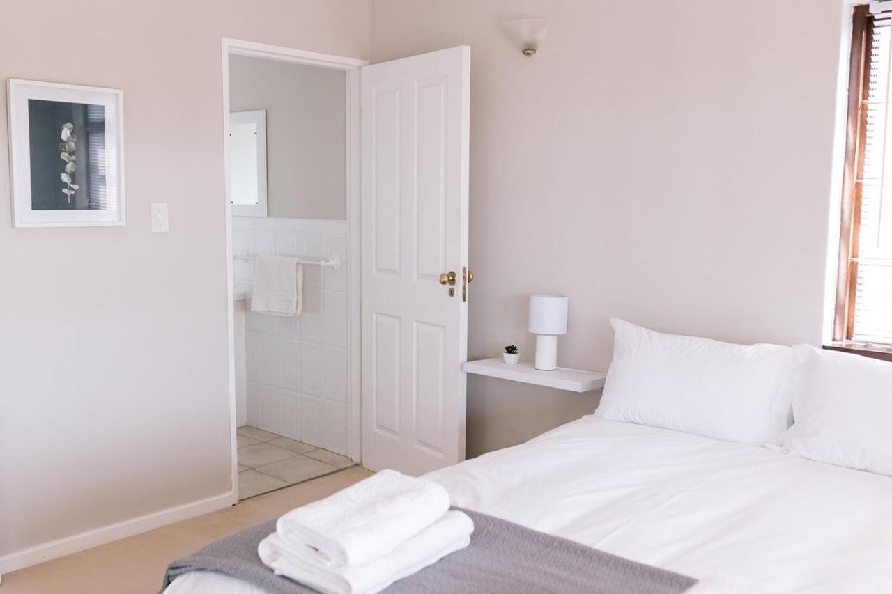 Nahoon Beach Villas Self Catering Apartments Іст-Лондон Екстер'єр фото