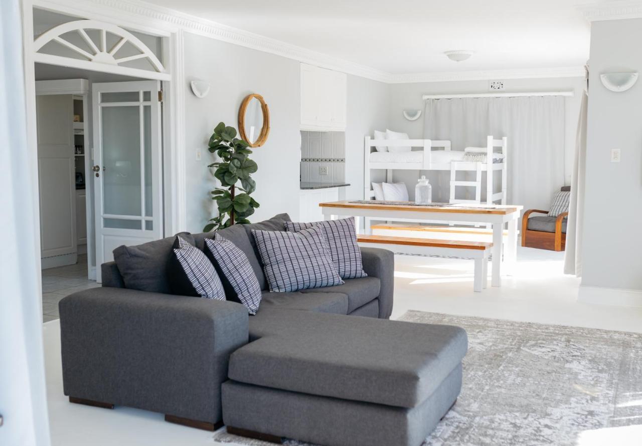 Nahoon Beach Villas Self Catering Apartments Іст-Лондон Екстер'єр фото