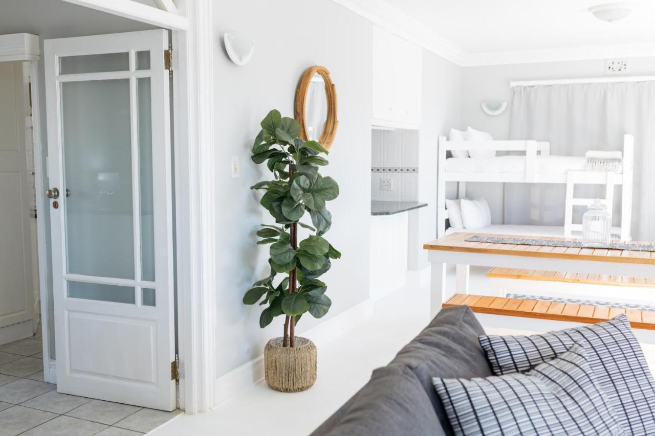 Nahoon Beach Villas Self Catering Apartments Іст-Лондон Екстер'єр фото