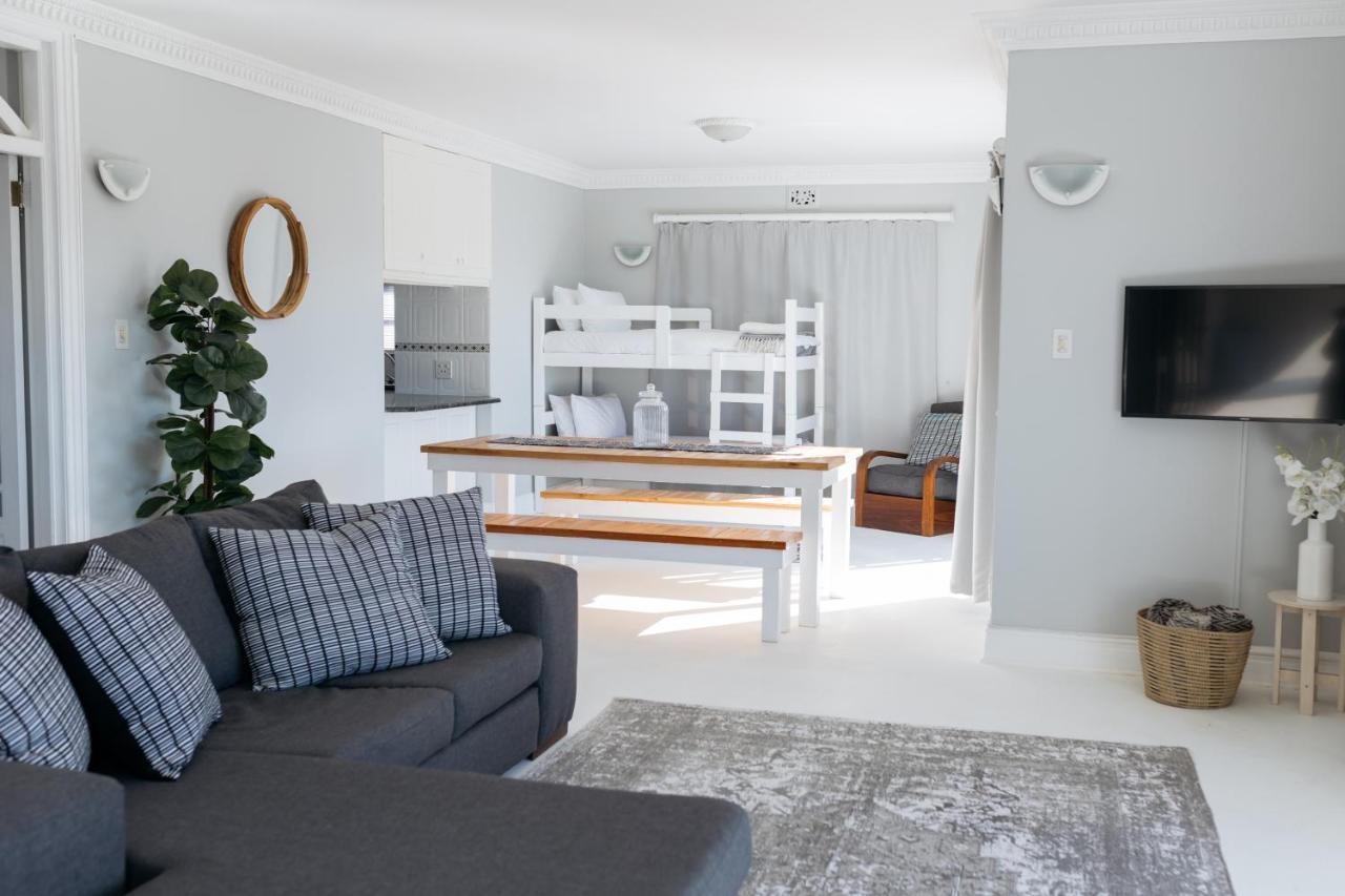 Nahoon Beach Villas Self Catering Apartments Іст-Лондон Екстер'єр фото