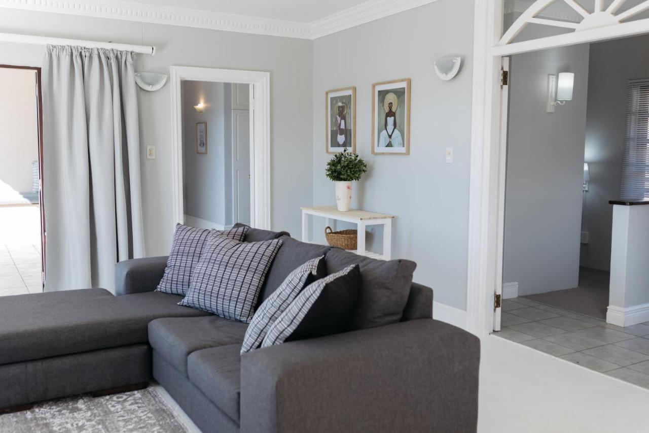 Nahoon Beach Villas Self Catering Apartments Іст-Лондон Екстер'єр фото